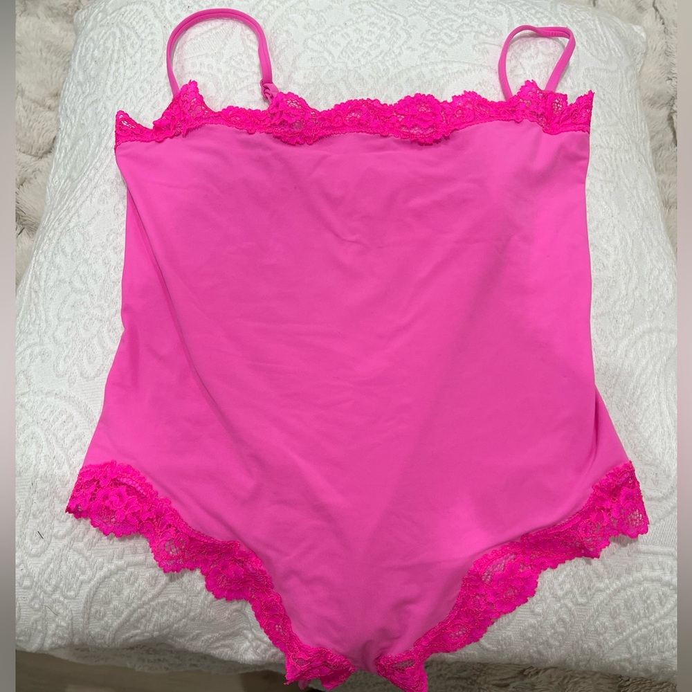 New skims Medium FITS EVERYBODY LACE CAMI BODYSUIT | TAFFY TONAL - TAFFY TONAL